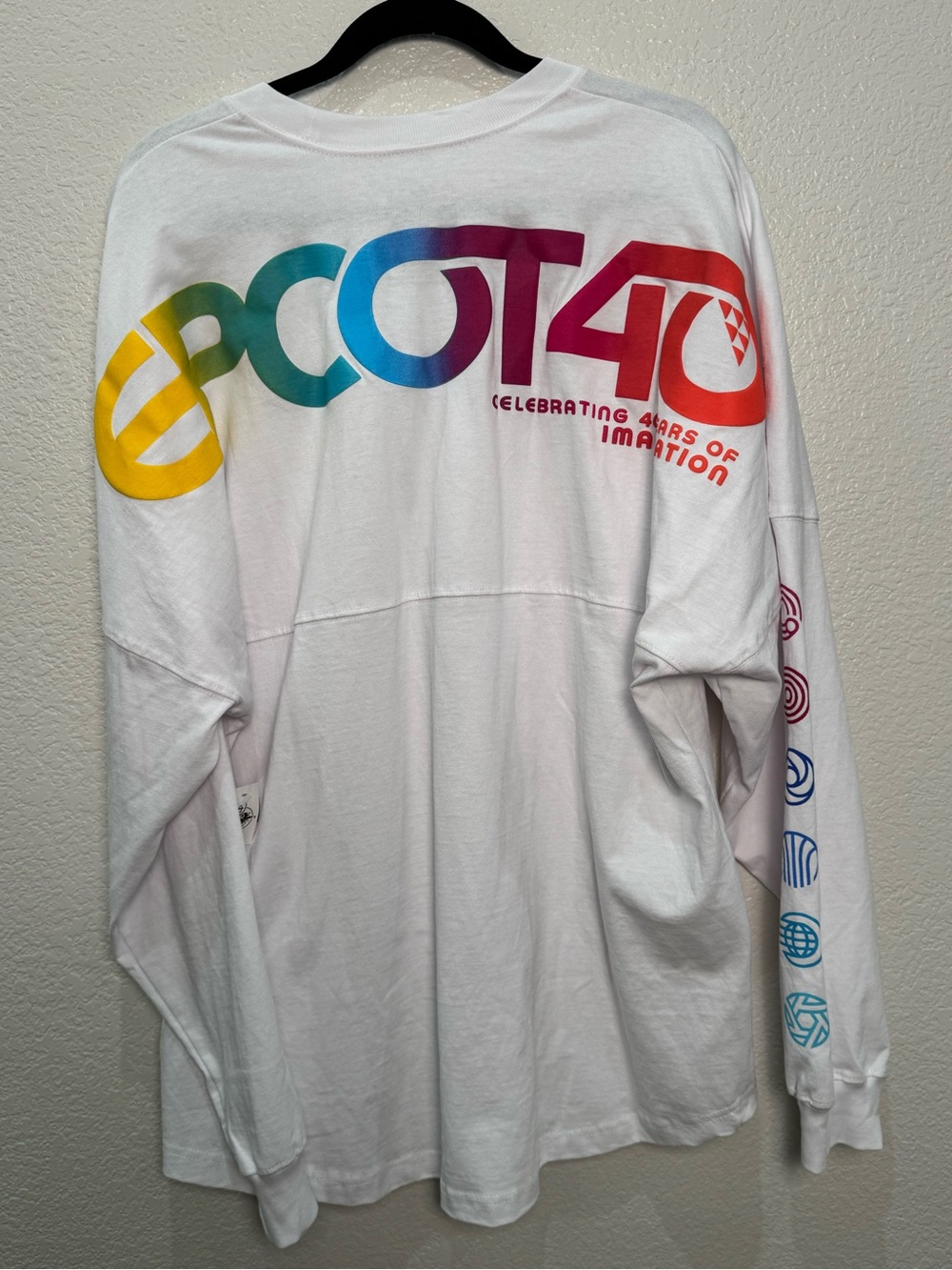 Disney EPCOT 40th Anniversary Spirit Jersey XL NWT 2022 White Rainbow - Picture 8 of 8